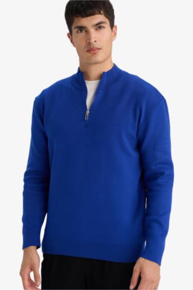 Standard Fit Zip-Up Turtle Neck Knitwear Pullover