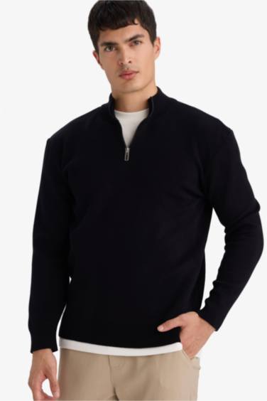 Standard Fit Zip-Up Turtle Neck Knitwear Pullover