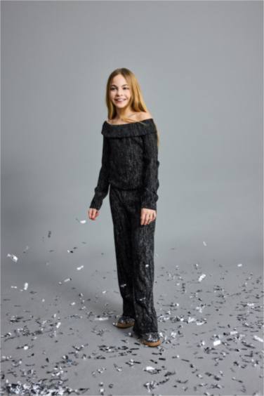 Yılbaşı Temalı 2'li Takım Simli Kumaş Omzu Açık Bluz Pantolon Kız Çocuk