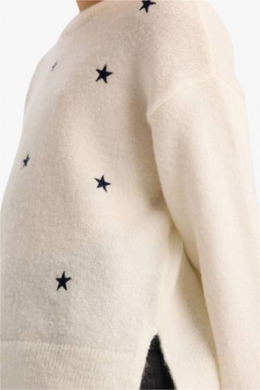 بلوز صوف بناتي مطرز قصة عادية بياخة مستديرة