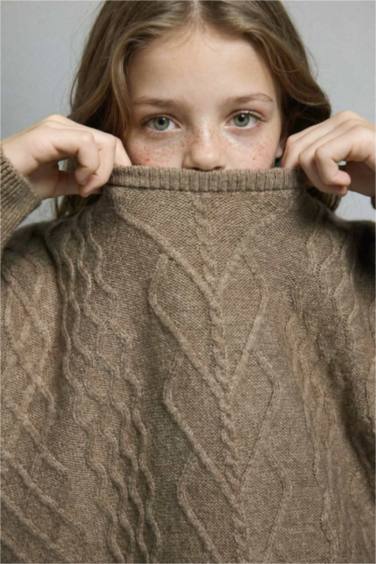 بلوز صوف بناتي قصة عادية بياخة مستديرة