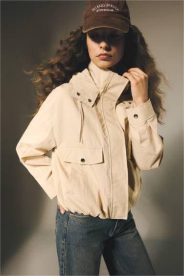 Su Geçirmez Kapüşonlu Dokuma Mont