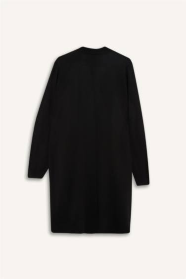 كارديجان تريكو قصة عادية بياقة V بجيب مزدوج