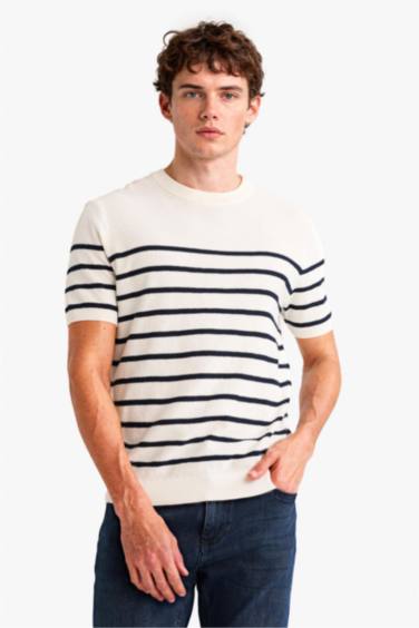 Standart Fit қысқа жеңді футболка