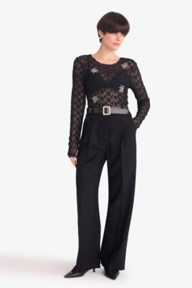 تيشيرت دانتيل ردن طويل سليم فيت وياخة مستديرة