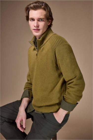 بلوز تريكو قصة عادية