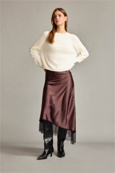 تنورة ستان بخصر عادي