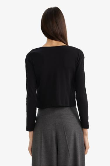 تيشيرت ردن طويل مضلع سليم فيت بياخة V