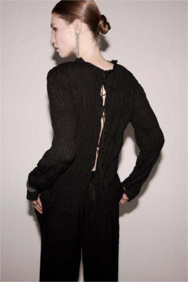 تيشيرت ردن طويل منسوج قصة عادية وياخة مستديرة