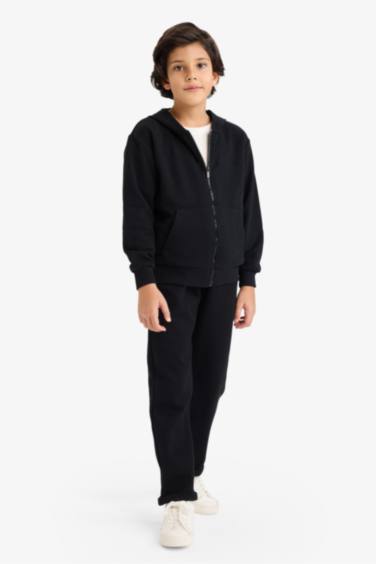 بنطرون ولادي قصة عادية ورجل عادية