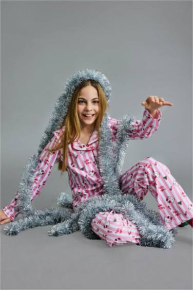 2 piece Regular Fit Hello Kitty Licensed Knitted Pyjamas