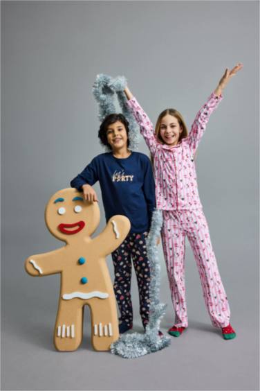 2 piece Regular Fit Hello Kitty Licensed Knitted Pyjamas