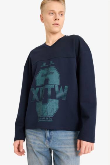 Boxy Fit V-Neck Slogan Print Sweatshirt