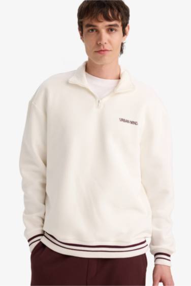 سويت شيرت بطبعة شعار اوفر سايز بياخة عالية بنصف سحاب