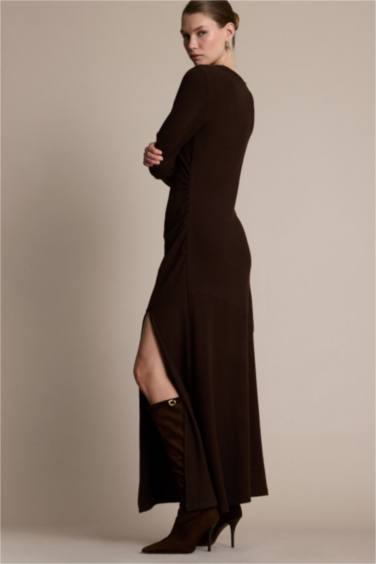 فستان ميدي ردن طويل بياخة مستديرة