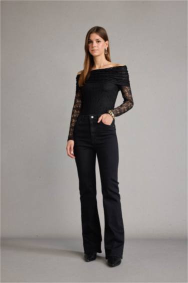 Omzu Açık Uzun Kollu Tül Bluz