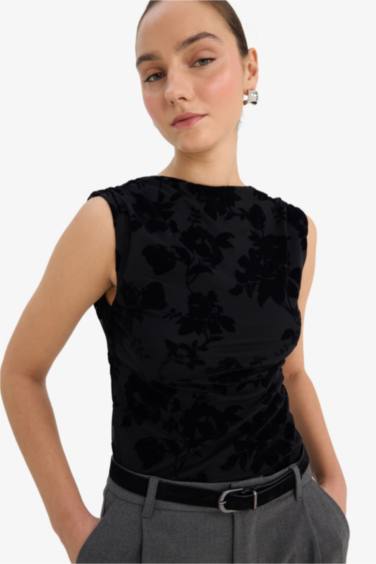 Slim Fit Dar Kesim Çiçekli Bisiklet Yaka Tül Kolsuz Bluz