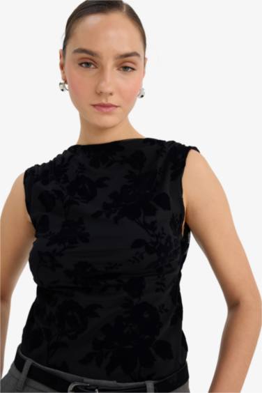 Slim Fit Dar Kesim Çiçekli Bisiklet Yaka Tül Kolsuz Bluz