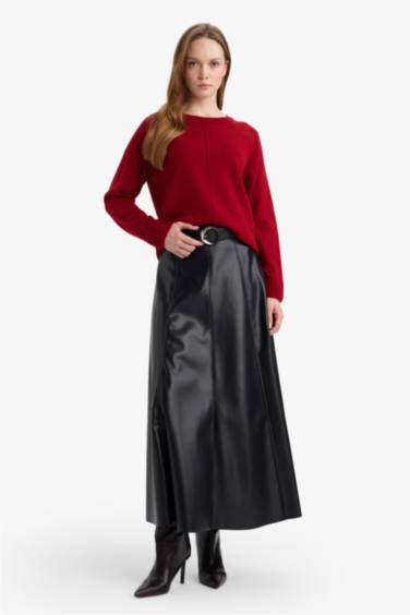 تنورة جلد صناعي بقصة A