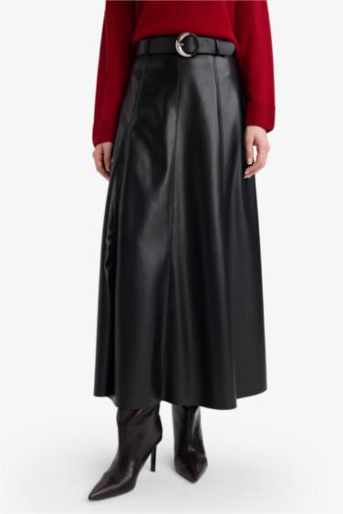 تنورة جلد صناعي بقصة A