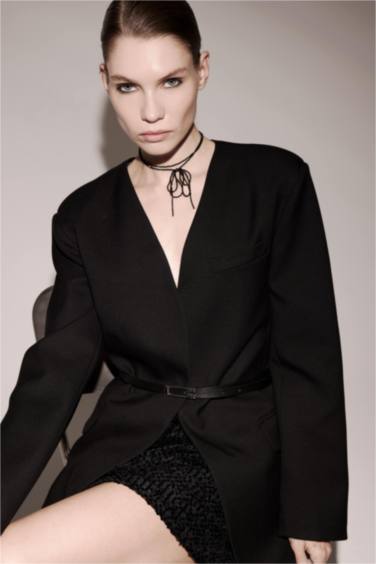 Oversize Fit V-Neck Blazer