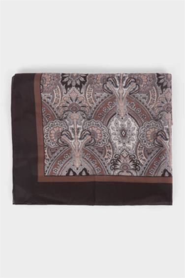 Kadın Desenli Şal - Görsel 2