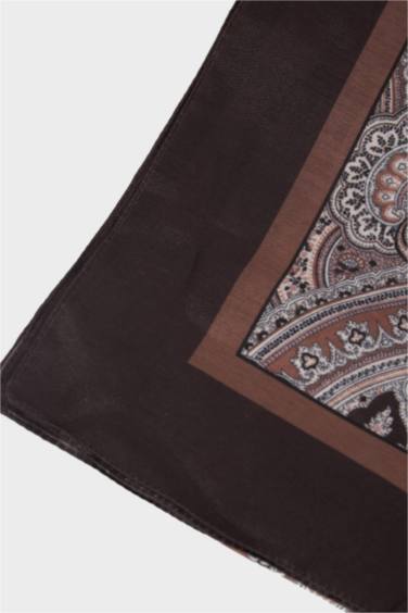 Kadın Desenli Şal - Görsel 3