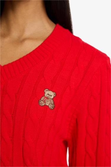 Slim Fit V-Neck Pullover