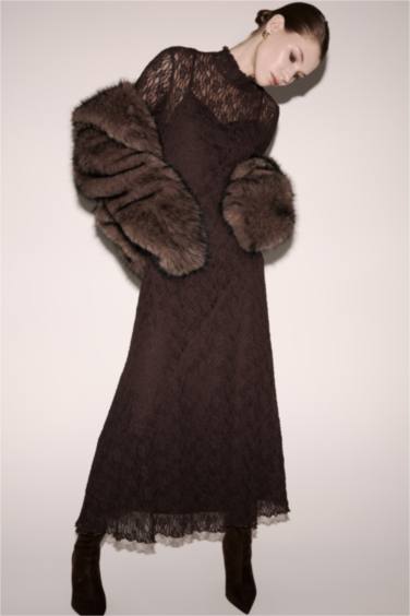 A Kesim Dik Yaka Dantel Uzun Kollu Midi Elbise