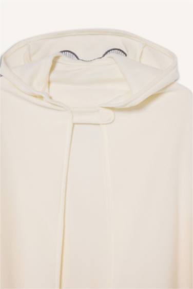 بانشو ولادي بغطاء للرأس