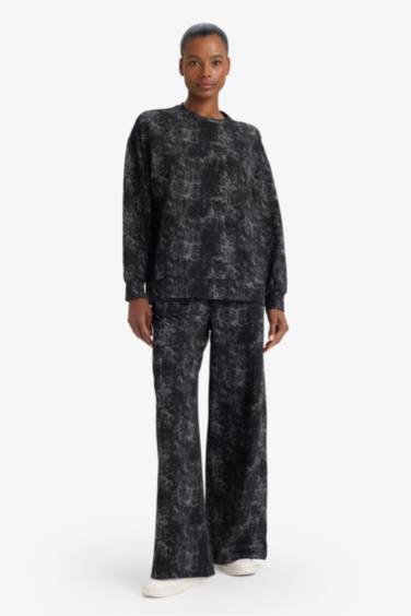 Oversize Fit Long Sleeve Sweatshirt