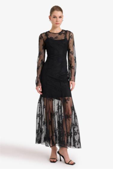 Uzun Kollu Çiçek Desenli Tül Maxi Elbise