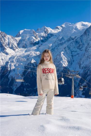 بلوز تريكو بناتي قصة عادية بياخة مستديرة