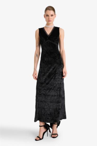 V Yaka Kolsuz Kadife Elbise