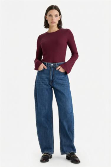 Woman Long Sleeve T-Shirt