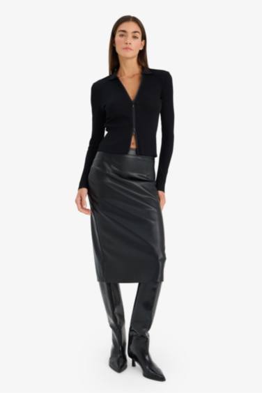 تنورة ميدي جلد بنسل صناعي بخصر عادي