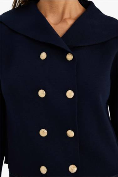 جاكيت تريكو قصة عادية بياخة شال