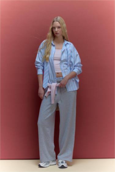 Oversize Kravat Detaylı Çizgili Gömlek