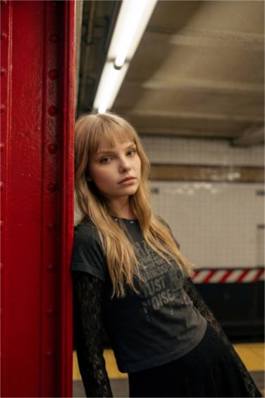 تيشيرت نص ردن مخصر وياخة مستديرة