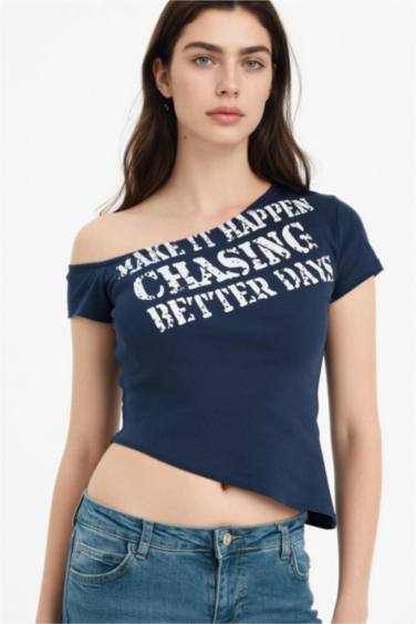 Fıtted Kayık Yaka Slogan Baskılı Ribana Kısa Kollu Tişört