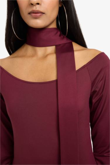 Fitted Kayık Yaka Şal Detaylı Tişört