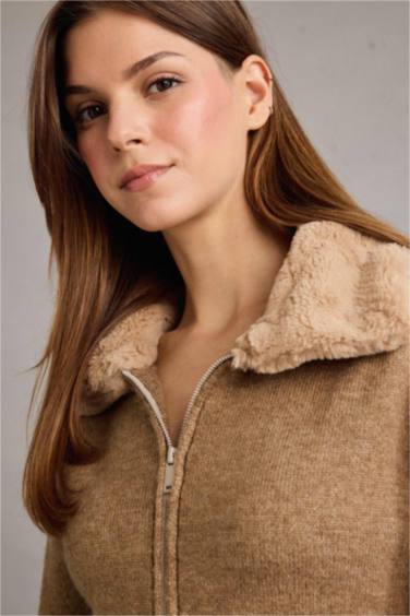 Slim Fit Faux Fur Collar Zippered Cardigan