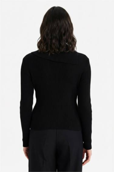 جاكيت تريكو سليم فيت بسحاب