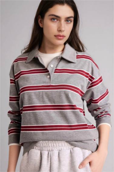 Loose Fit Long Sleeve Sweatshirt