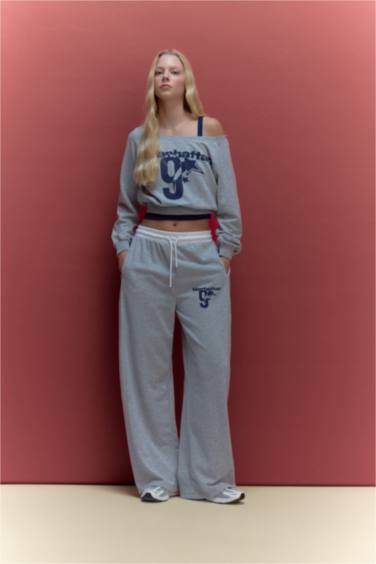 Açık Omuz Baskılı Sweatshirt