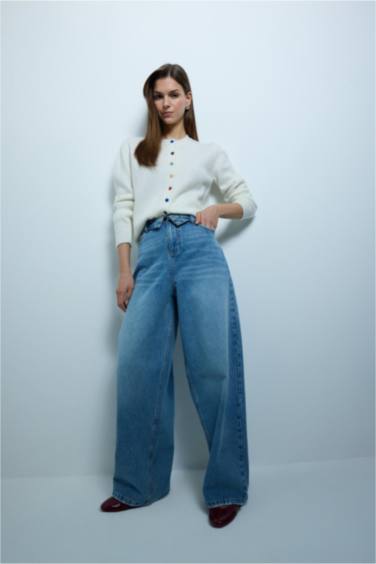 بنطلون جينز قصة مريحة