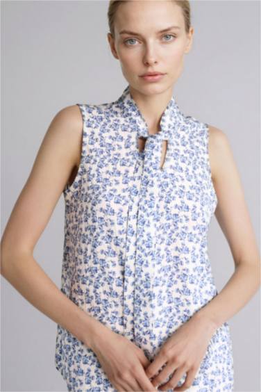 Regular Fıt Kolsuz Bluz