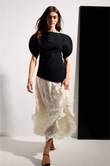 Afra x Defacto Fıtted Kayık Yaka Krep Bluz - Görsel 2