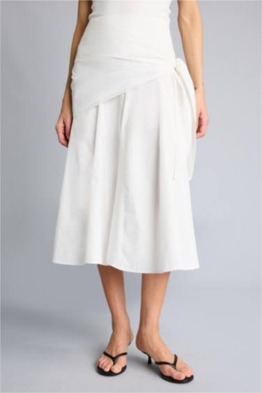 Afra x Defacto A Kesim Normal Bel Poplin Midi Etek - Görsel 4