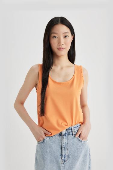 تانك توب سليم فيت برقبة مستديرة بدون كم